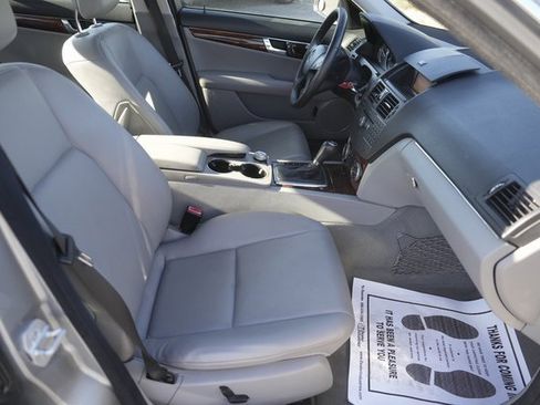 Used 2008 Mercedes-Benz C 300 Sedan image 19