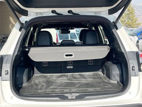 Used 2025 Subaru Forester Limited image 26