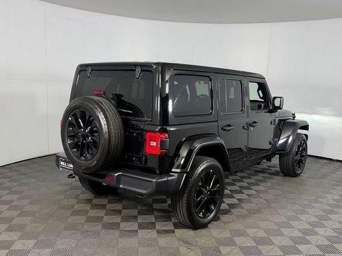 Certified 2025 Jeep Wrangler Unlimited Sahara AWD/4WD image 7