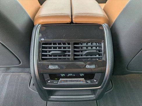 Used 2023 BMW X7 xDrive40i w/ Executive Package AWD/4WD image 19