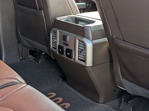 Used 2019 Ford F150 King Ranch w/ Equipment Group 601A Luxury AWD/4WD image 33