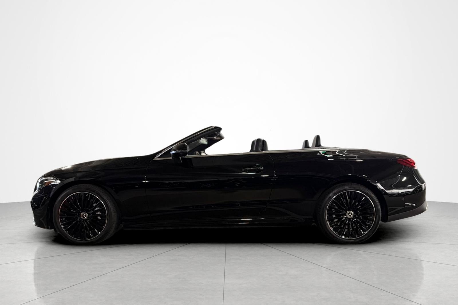 New 2027 Mercedes-Benz CLE 450 4MATIC Cabriolet image 2