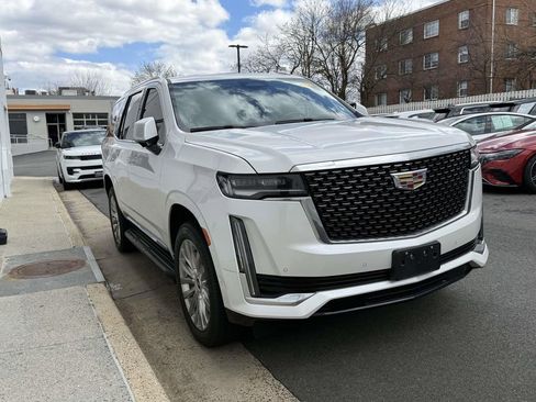 Used 2023 Cadillac Escalade Premium Luxury image 3