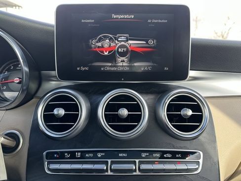 Used 2017 Mercedes-Benz GLC 300 4MATIC image 23