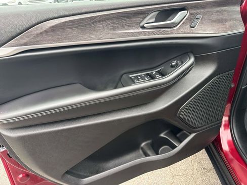 Used 2024 Jeep Grand Cherokee Limited image 19