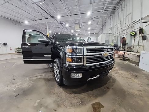 Used 2017 Chevrolet Silverado 1500 LT w/ All Star Edition AWD/4WD image 28