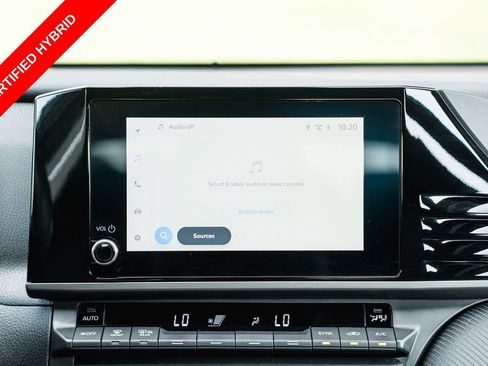 Used 2025 Toyota Camry SE FWD image 19