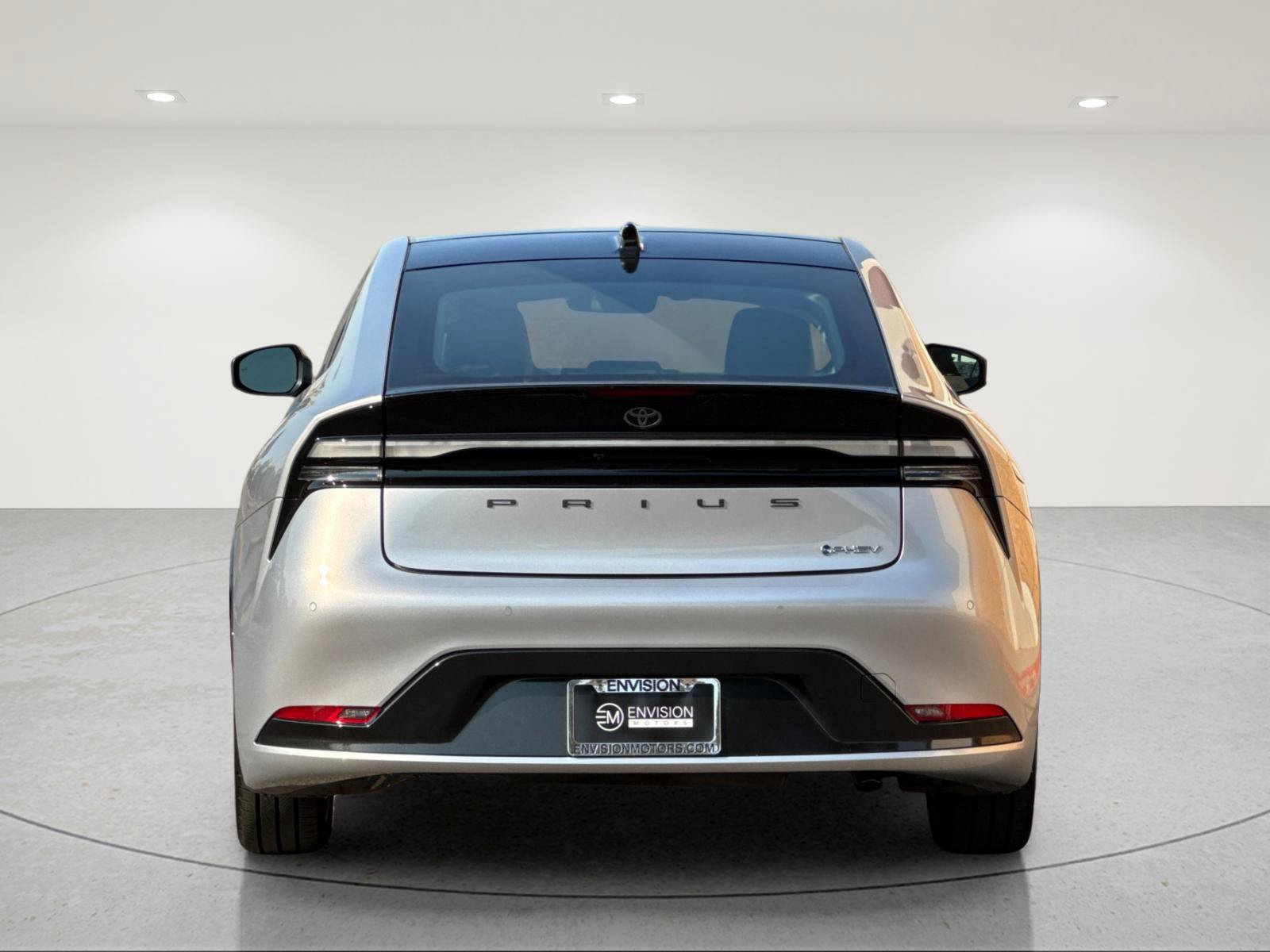 Used 2025 Toyota Prius Plug-In Hybrid FWD image 5