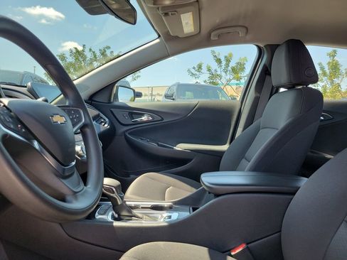 Used 2025 Chevrolet Malibu LT image 21