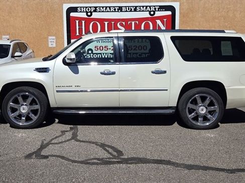Used 2014 Cadillac Escalade ESV Luxury AWD/4WD image 1