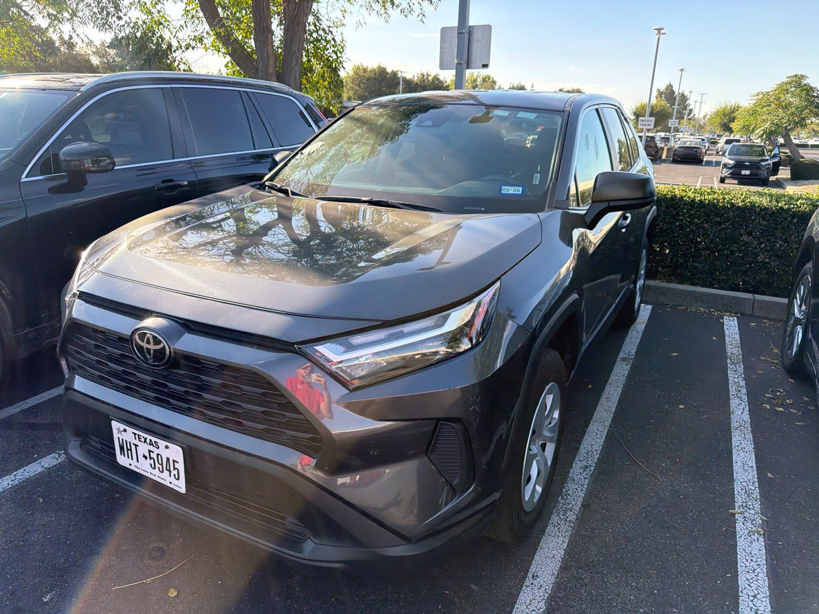 Certified 2025 Toyota RAV4 LE AWD/4WD image 4