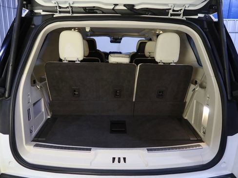 Used 2020 Lincoln Navigator Black Label w/ Cargo Convenience Package image 28