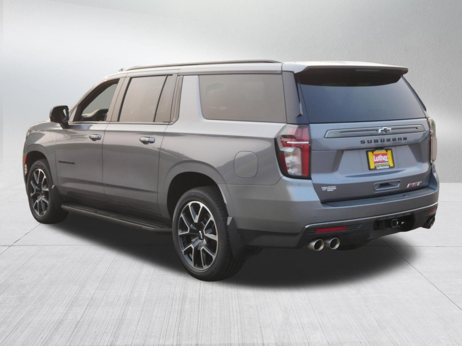 Used 2022 Chevrolet Suburban RST w/ Sport Performance Package AWD/4WD image 5