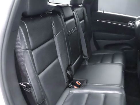 Used 2022 Jeep Grand Cherokee Limited image 25