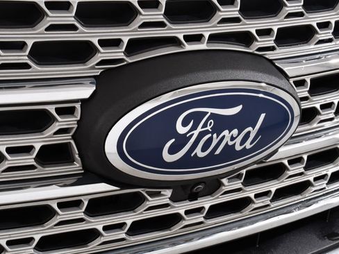 Used 2023 Ford Explorer Limited w/ Limited Technology Package image 22