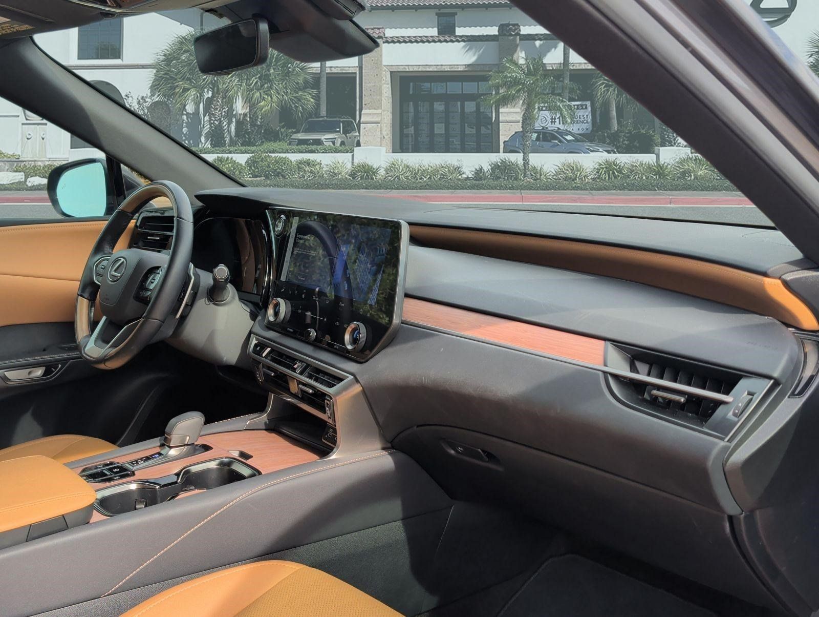 Used 2025 Lexus RX 350 Premium w/ Accessory Package (Z1) FWD image 30