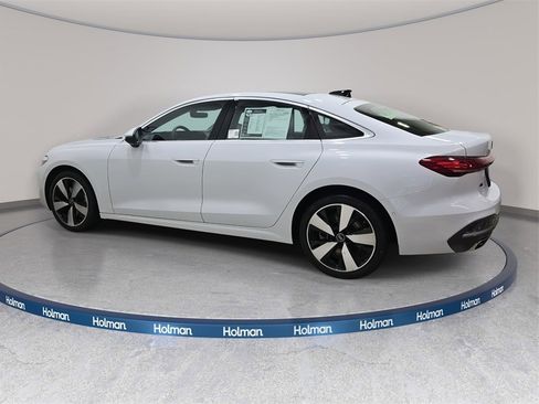 Used 2025 Audi A5 2.0T Premium w/ Convenience Package image 9