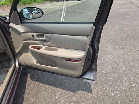 Used 2003 Buick Century Custom FWD image 31
