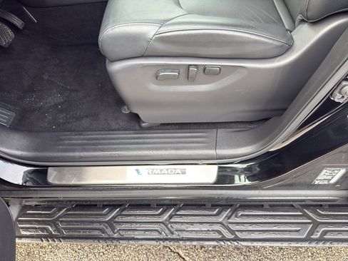 Certified 2024 Nissan Armada SL w/ Captain's Chairs Package image 15