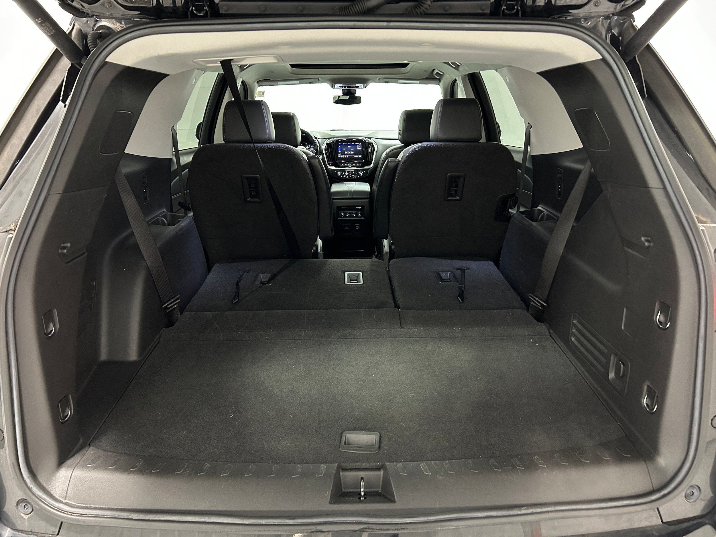 Used 2021 Chevrolet Traverse Premier w/ Redline Edition AWD/4WD image 37