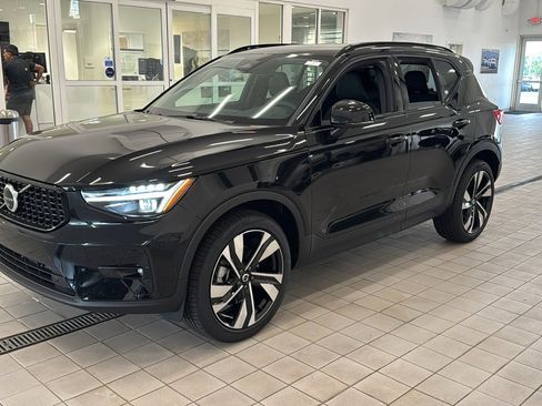 New 2026 Volvo XC40 B5 Ultra w/ Climate Package image 9