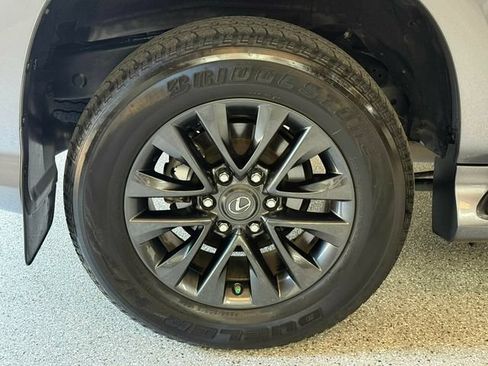 Used 2023 Lexus GX 460 Premium AWD/4WD image 40