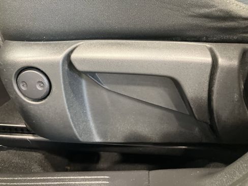 Used 2021 Nissan Rogue S image 11