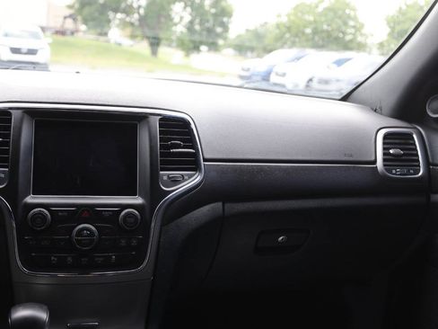 Used 2018 Jeep Grand Cherokee Altitude AWD/4WD image 24