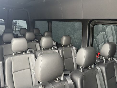 Used 2023 Mercedes-Benz Sprinter 2500 image 11