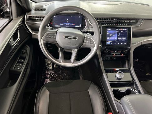 Used 2023 Jeep Grand Cherokee Altitude AWD/4WD image 22