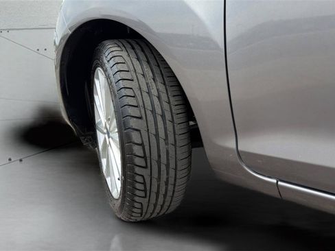 Used 2014 Ford Fiesta SE w/ Equipment Group 201A FWD image 30