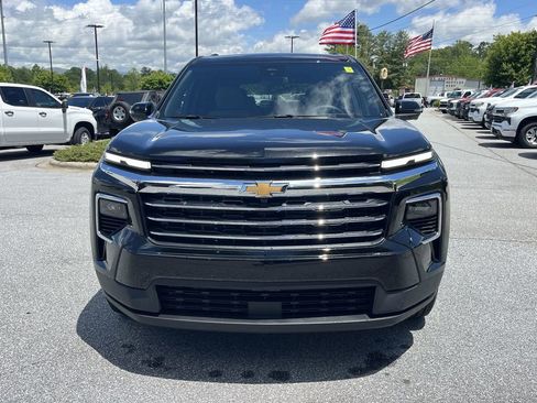 New 2025 Chevrolet Traverse LT w/ Driver Confidence Package image 3