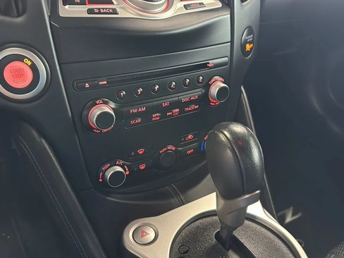 Used 2016 Nissan 370Z Coupe RWD image 17