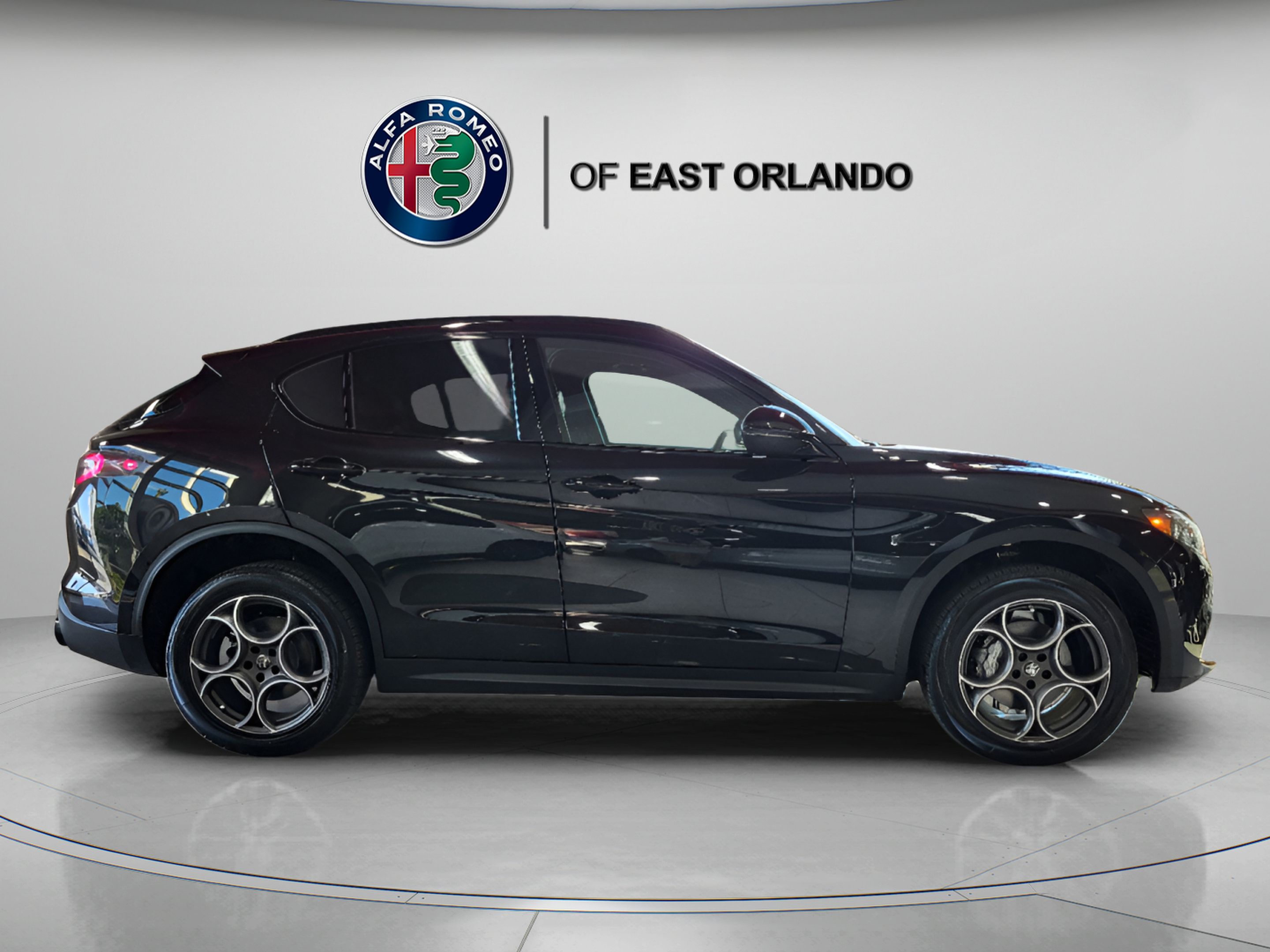 New 2025 Alfa Romeo Stelvio Sprint AWD/4WD image 9