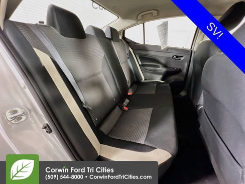 Used 2022 Nissan Versa SV FWD image 16