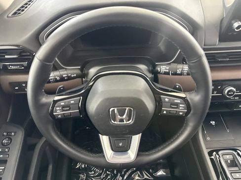 Used 2025 Honda Pilot Elite image 29