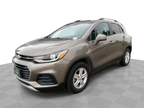 Certified 2020 Chevrolet Trax LT w/ LT Convenience Package FWD image 1