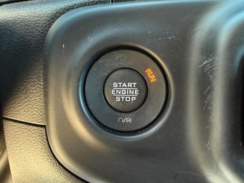 Used 2022 Jeep Wrangler Unlimited Sport AWD/4WD image 17