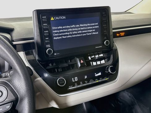 Used 2022 Toyota Corolla LE FWD image 18