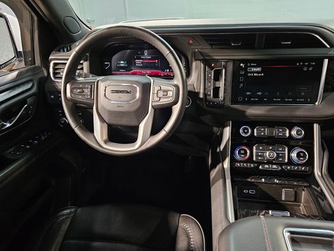 Used 2023 GMC Yukon Denali image 9