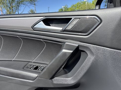 Used 2022 Volkswagen Tiguan SE R-Line image 20