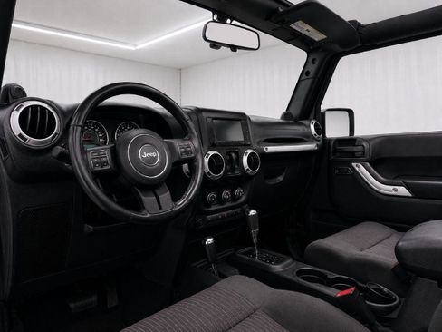 Used 2011 Jeep Wrangler Sahara w/ Connectivity Group AWD/4WD image 38