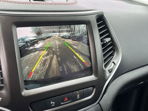 Used 2022 Jeep Cherokee Trailhawk w/ Sun, Sound & Nav Group image 18