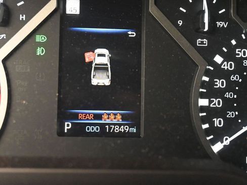 Used 2023 Toyota Tundra Limited AWD/4WD image 14