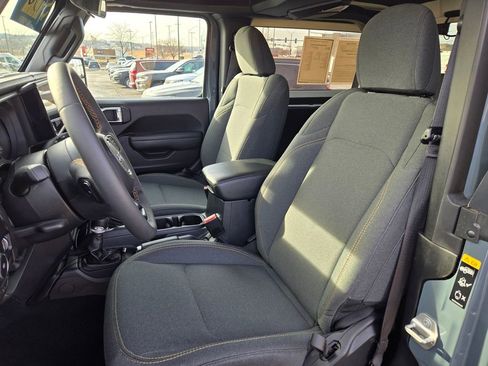 Used 2024 Jeep Wrangler Sport S image 14