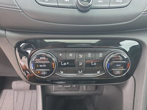 Used 2023 Buick Encore GX Essence w/ Experience Buick Package FWD image 22
