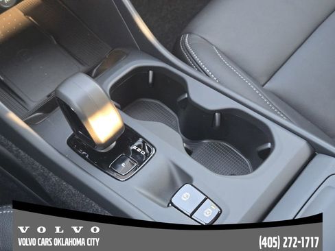 Used 2026 Volvo XC40 B4 Core w/ Protection Package Premier FWD image 19