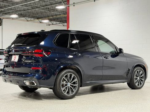 Used 2025 BMW X5 xDrive40i w/ M Sport Package AWD/4WD image 5