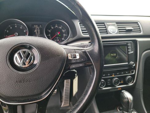 Used 2017 Volkswagen Passat 1.8T R-Line FWD image 17