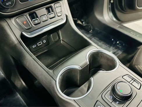 Used 2020 GMC Terrain SLE w/ Driver Convenience Package image 13